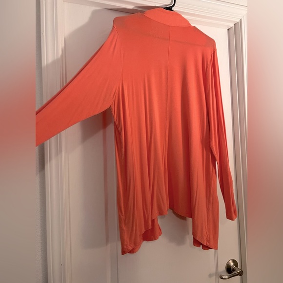 Torrid super soft coral colored cardigan with pockets and ruched sleeves - Picture 2 of 3